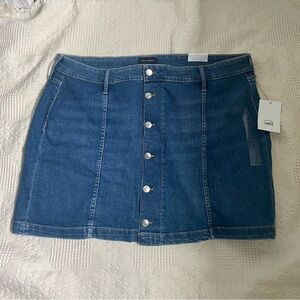 NEW FREE ASSEMBLY Denim Button-Front Skirt SIZE 22 MINI SKIRT 98% COTTON